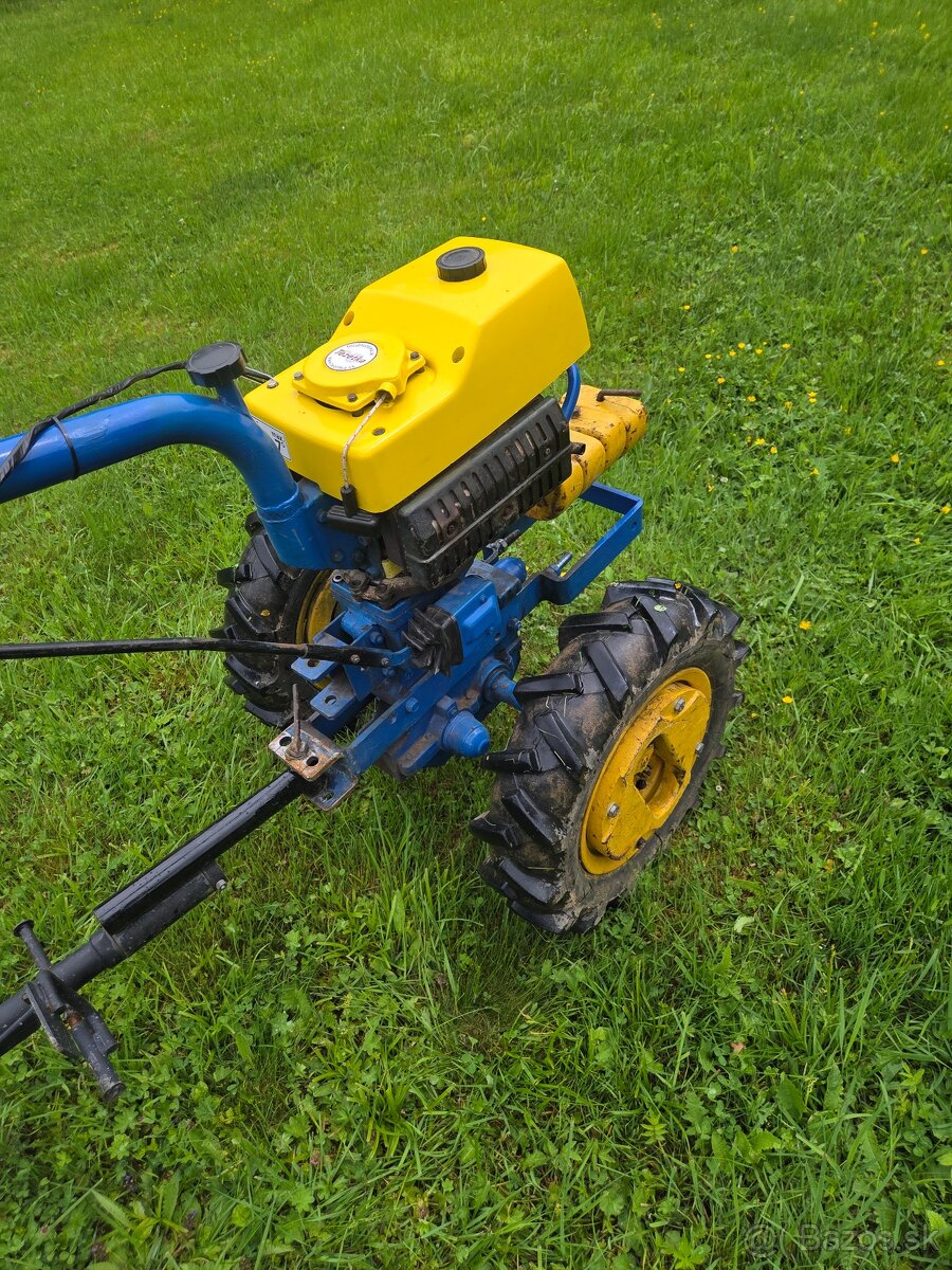 Predam malotraktor Agzat - 2