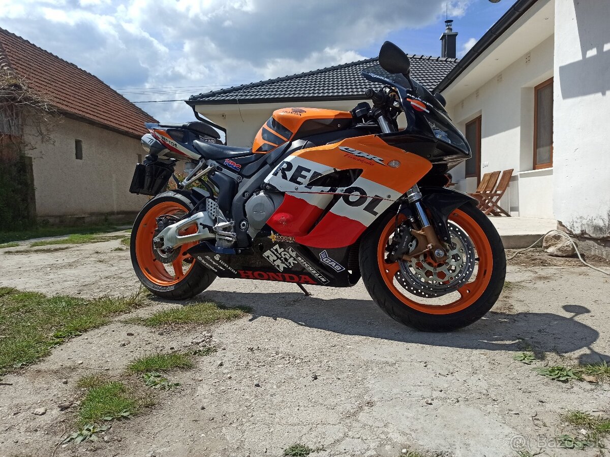 HONDA CBR 1000RR Repsol - 2