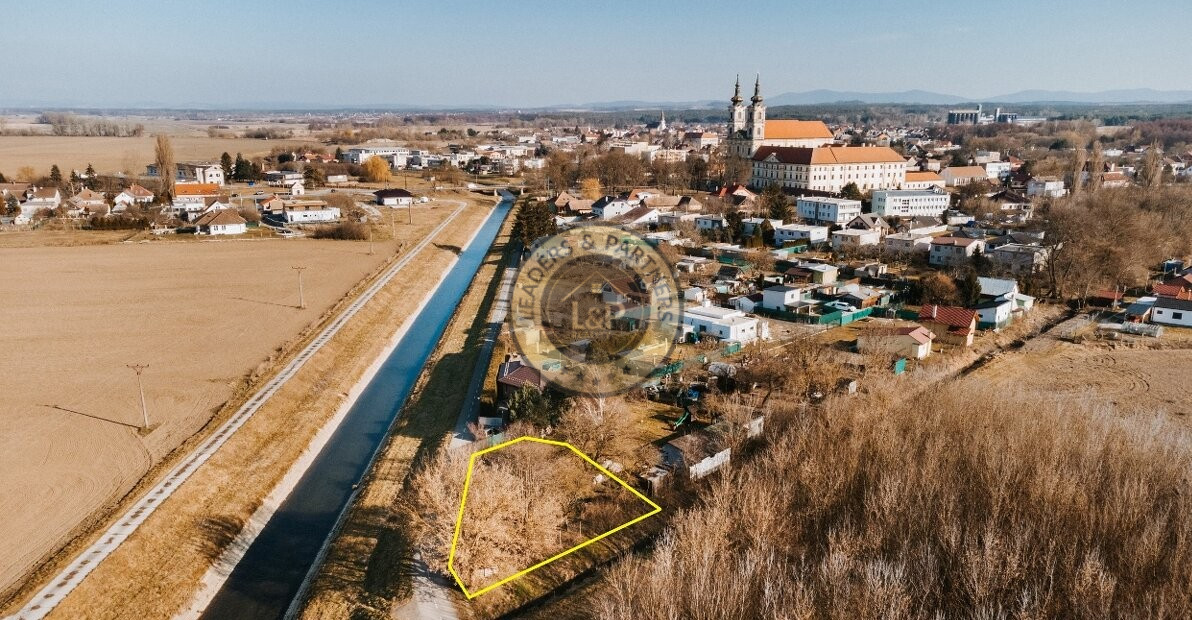 Na predaj stavebný pozemok v obci Šaštín - Stráže - 2