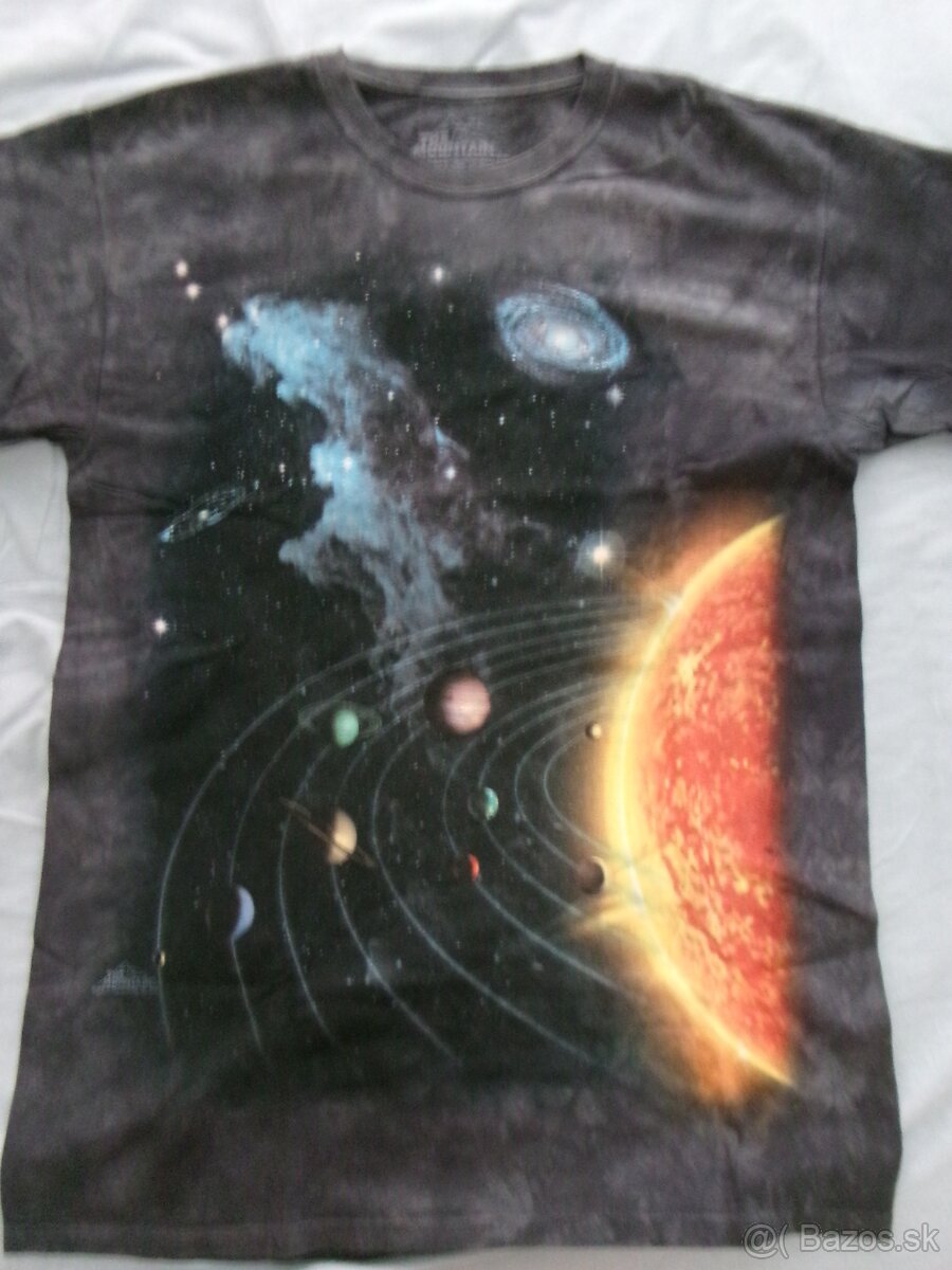 Nové tričko s motivom vesmíru. - 2