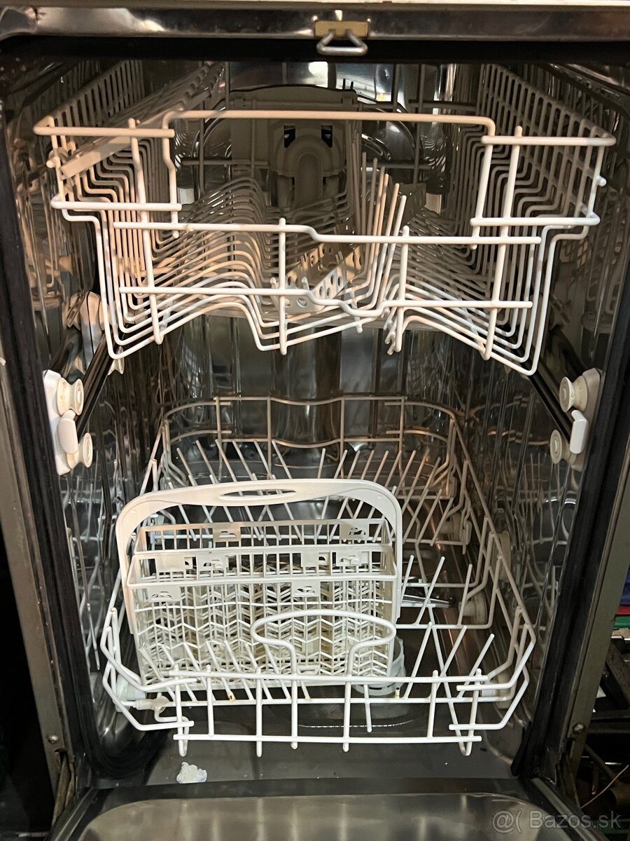 Vstavaná umývačka riadu Whirlpool - 2