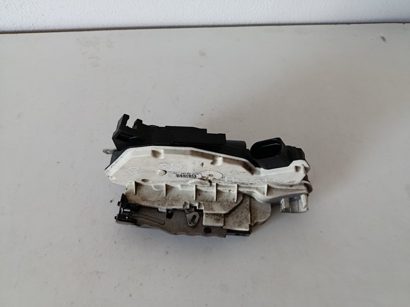 zamok dveri LP passatCC 5n1837015a 50€ - 2