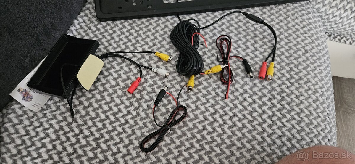 Parkovacia kamera v držiaku na EČV spolu s displejom - 2