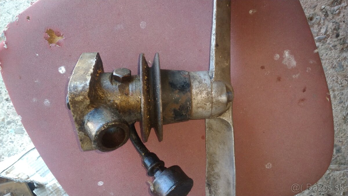 Veterán škoda octavia - vodná pumpa - 2