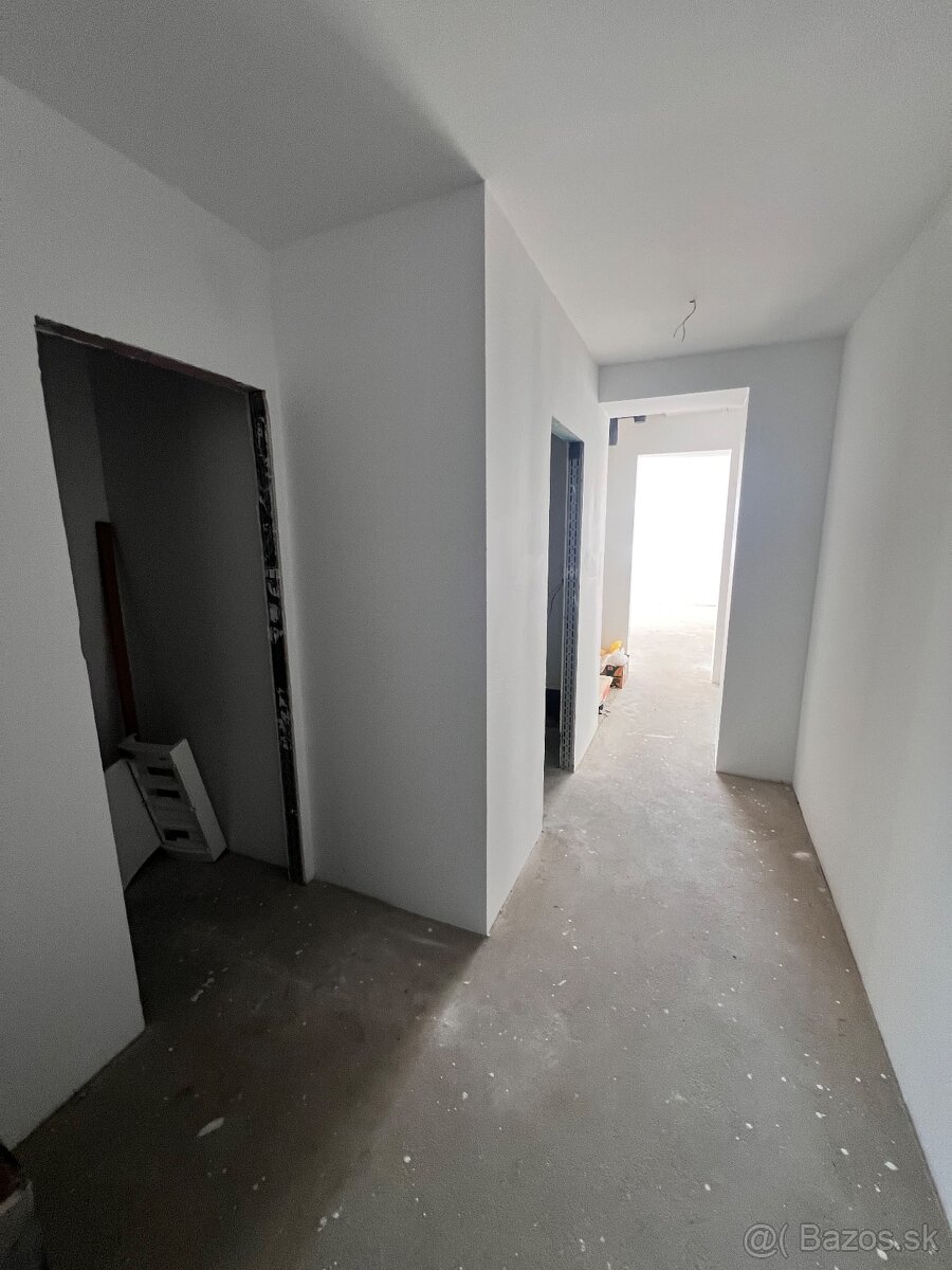 EXKLUZÍVNY 3-IZBOVÝ MEZONET, STARÁ ĽUBOVŇA, POPRADSKÁ ULICA - 2