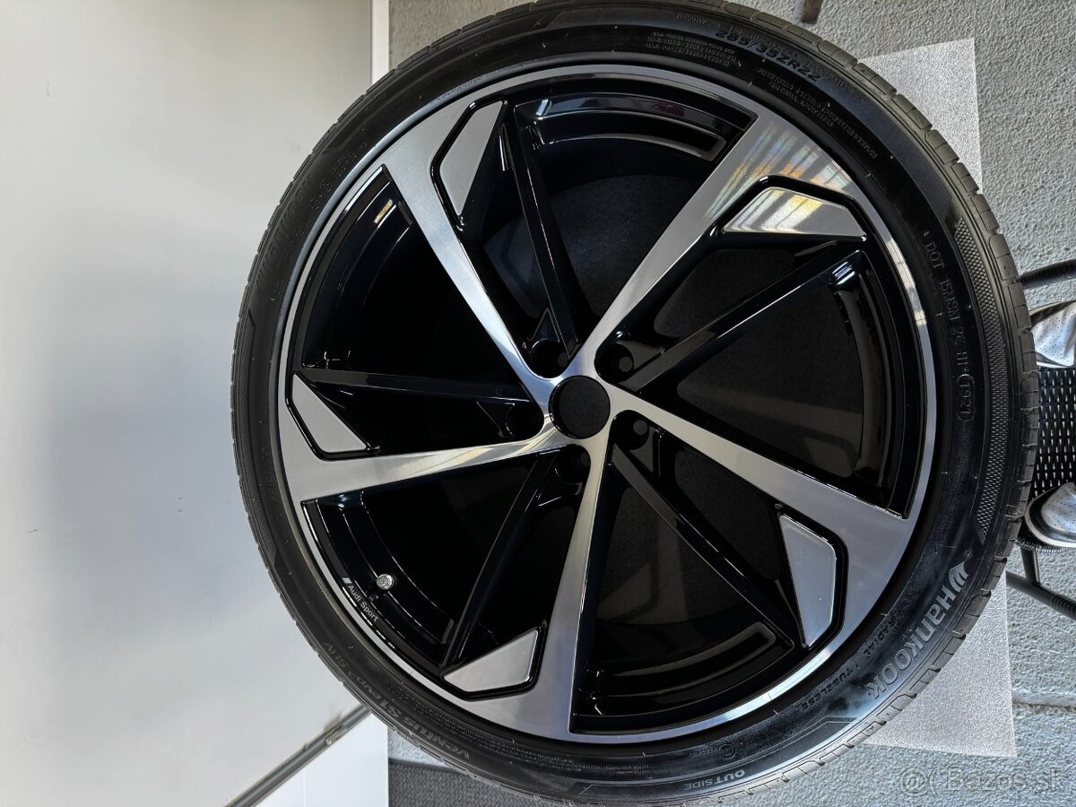 Hankook Ventus S1 EVO3, 285/35 ZR22, 4x letné 5x112 - 2