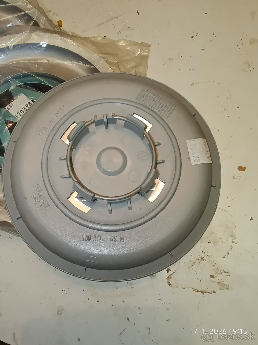 Kryty skrutiek na elektróny VW - 2