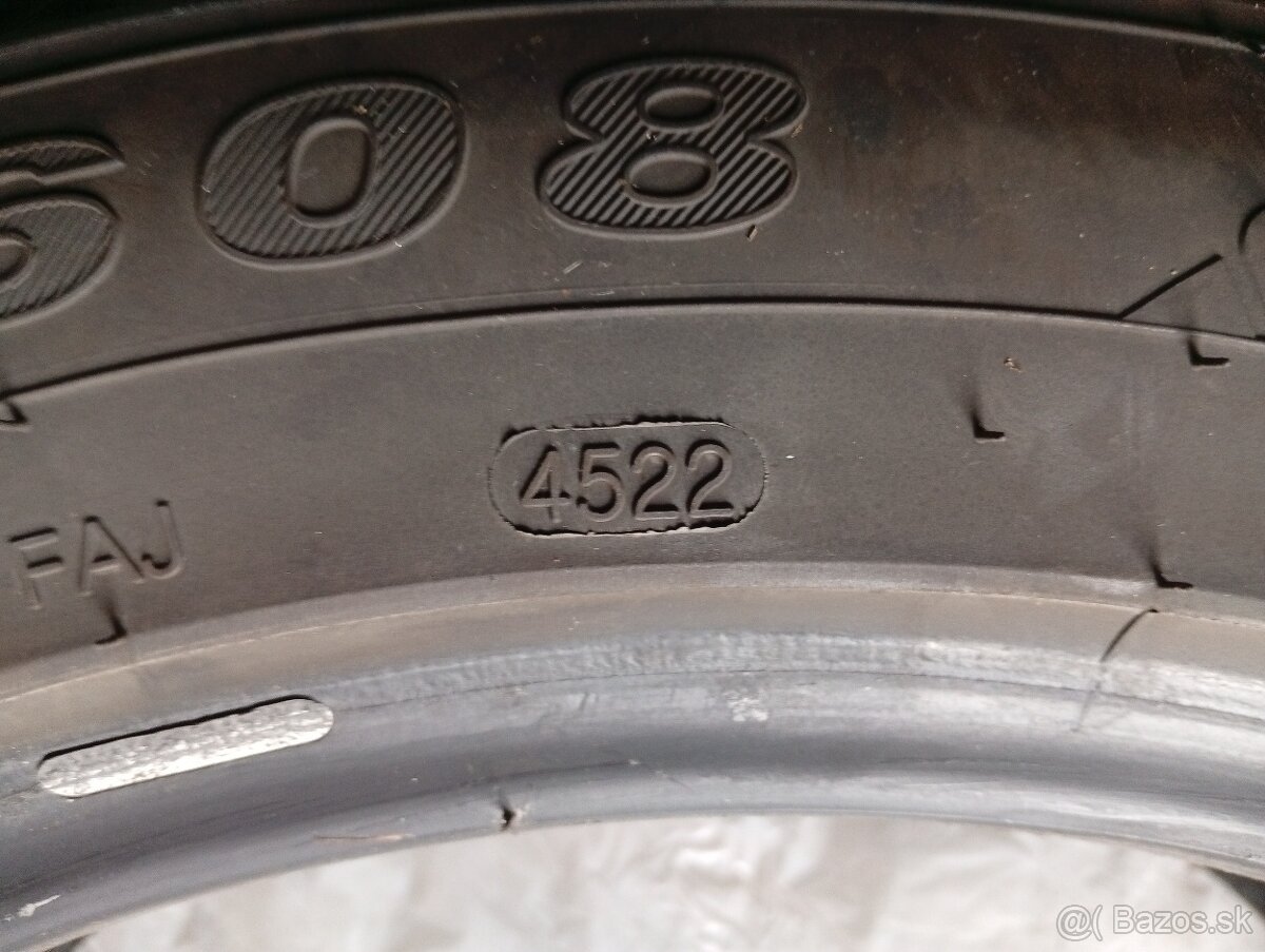 215/55 R17 - 2