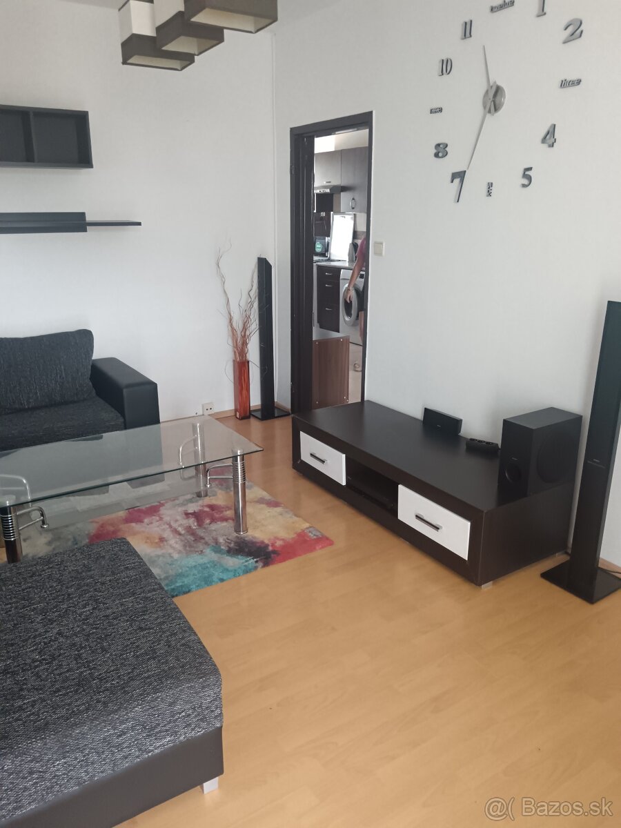 Prenájom 3-izbovy byt - 2