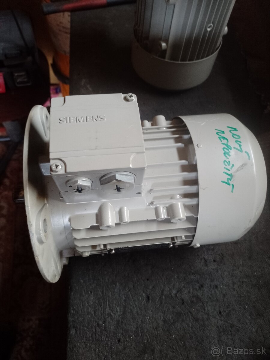 Predam elektromotor Siemens. - 2
