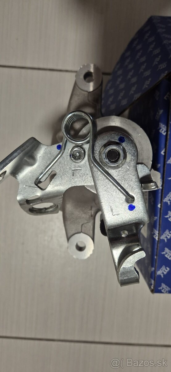 NOVÝ ĽAVÝ ZADNÝ Brzdový Strmeň aj Škoda Octavia 2 - 2