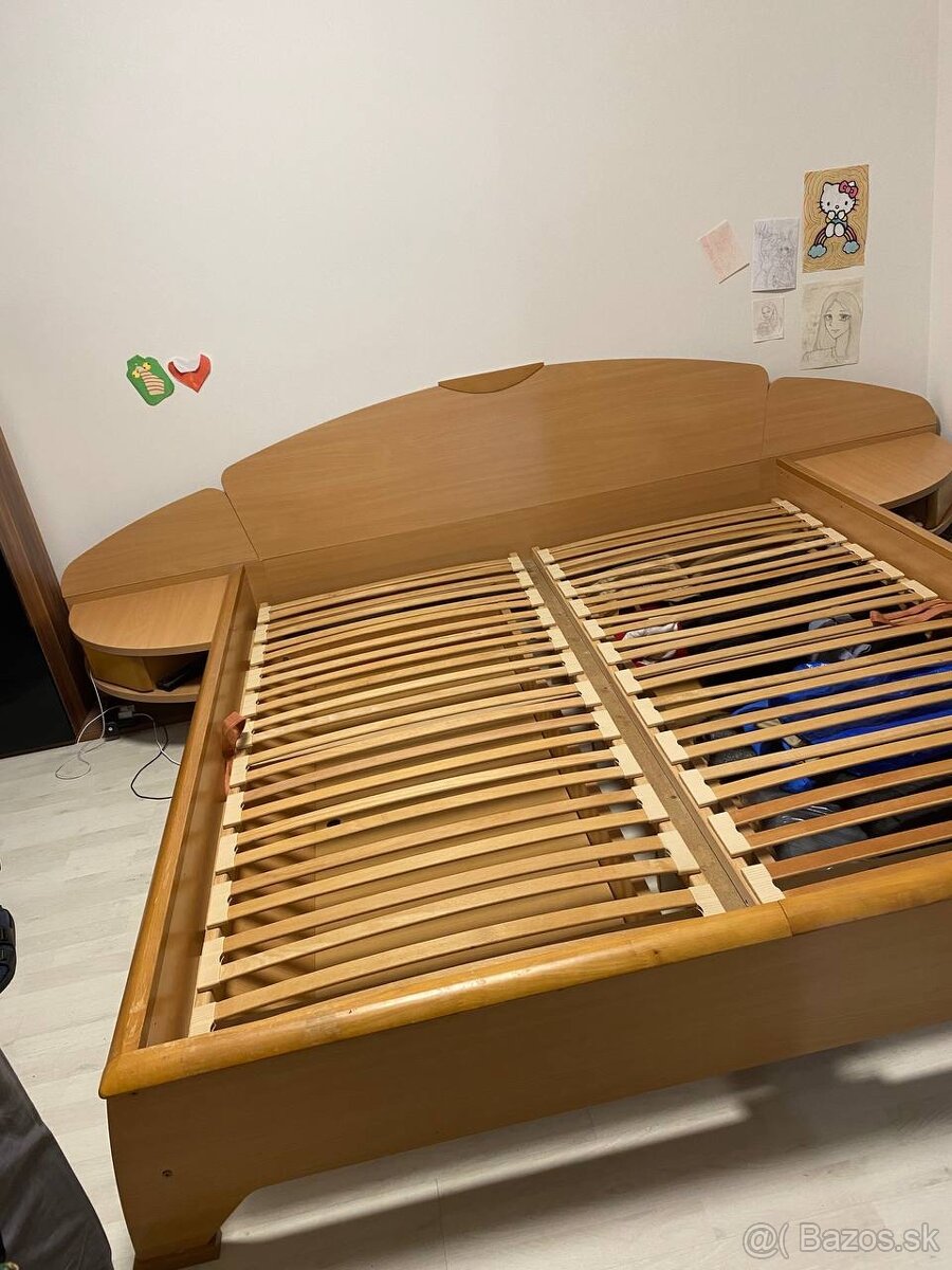 Manželská postel 180x200 cm s nočnými stolíkmi - 2