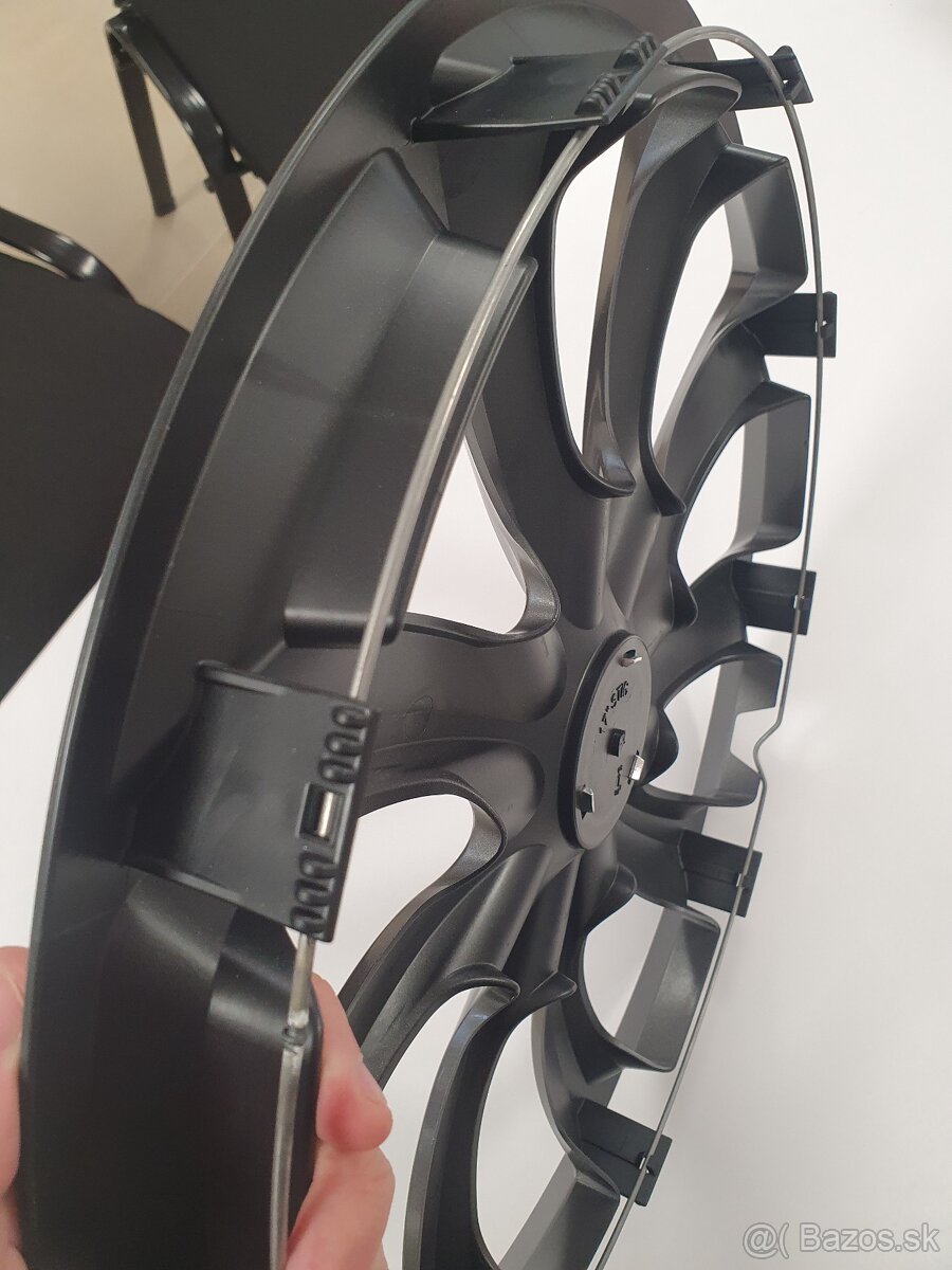 Predám úplne nové, nepoužívané puklice 17tky - 2