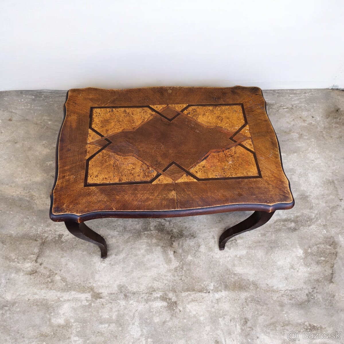 Starožitný odkladací stolík - 2