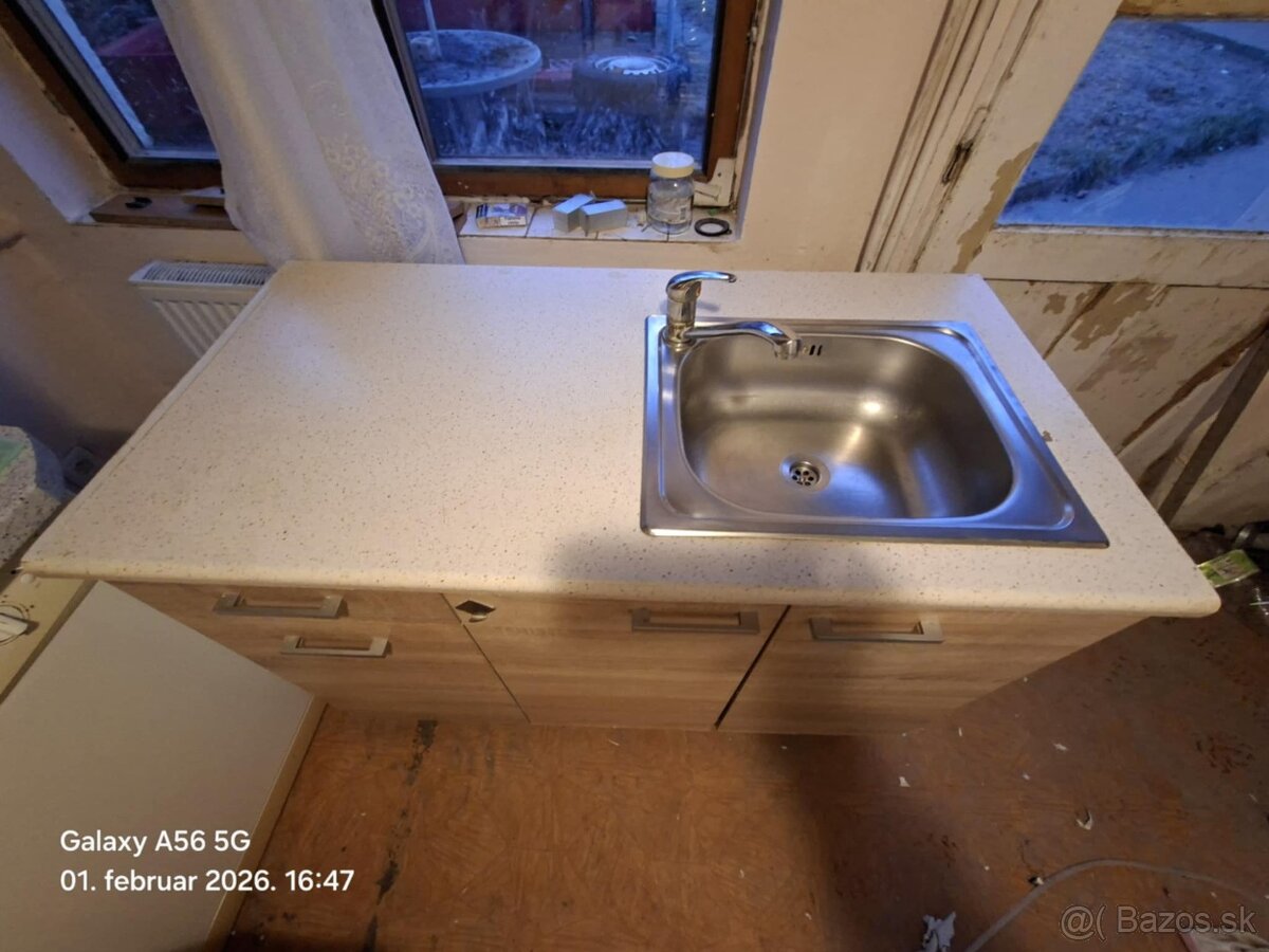 Na predaju kuchynská linka - 2