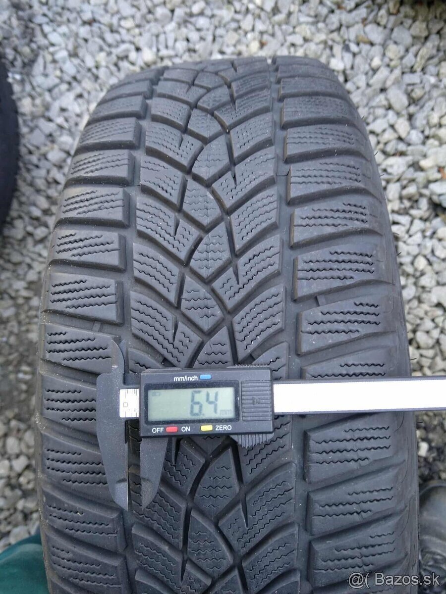 215/60 R 16 zimné Goodyear. - 2