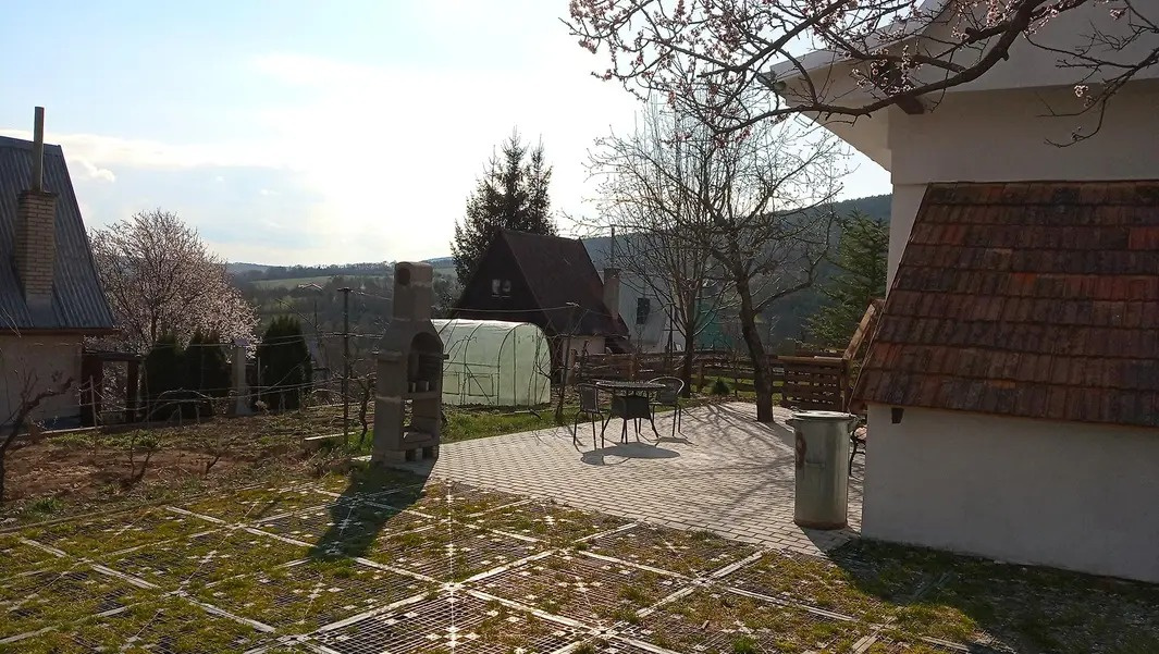 Prenajmem záhradu s chatkou - 2