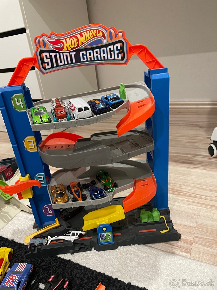 Hot wheels 2x garáž a kamión vrátane autíčiek - 2
