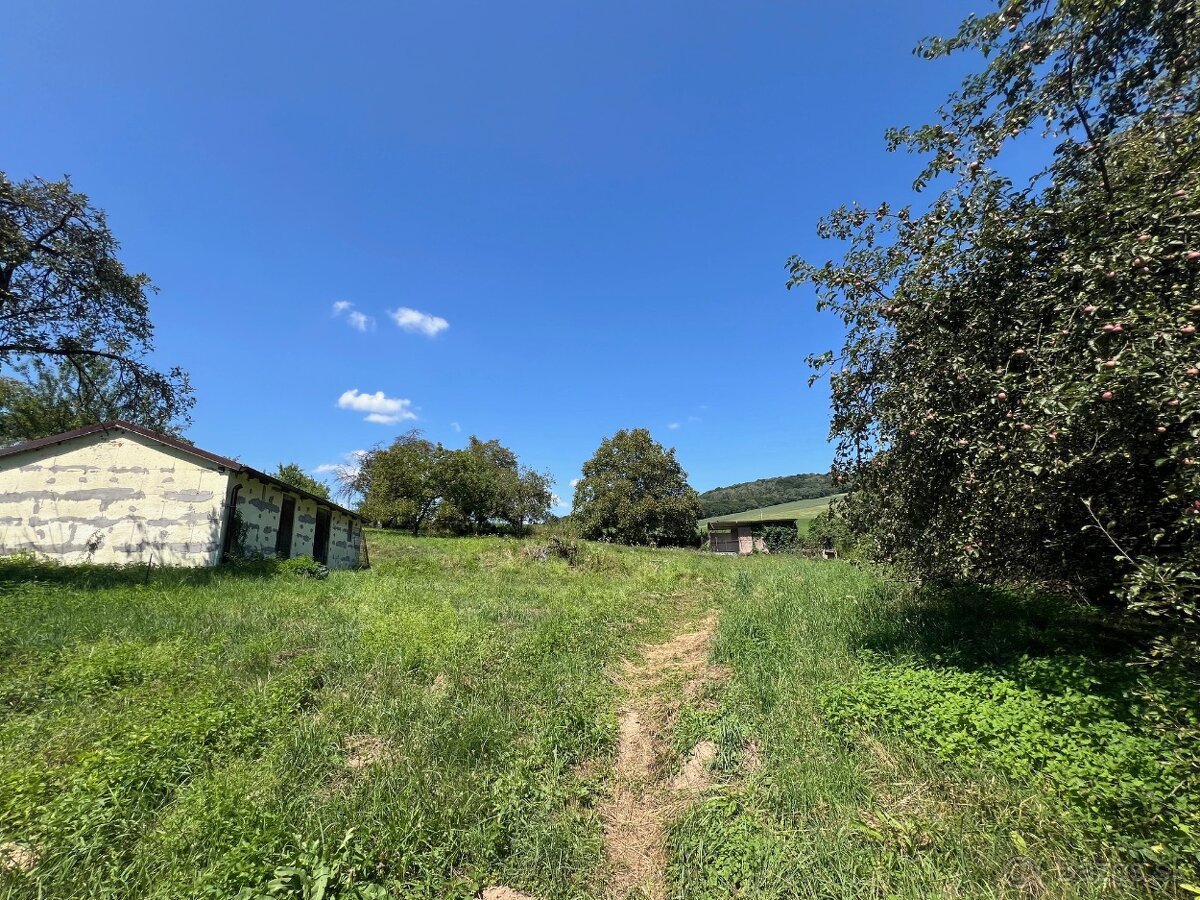 Pozemok vhodný na rekreačné účely - 1017m2 - 2