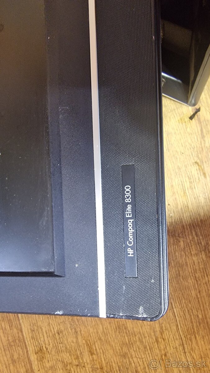 Predam HP compaq elite 8300 s monitorom - 2
