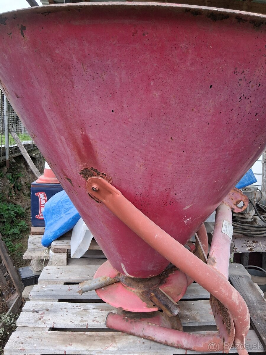Rozmetadlo umelého hnojiva - 2
