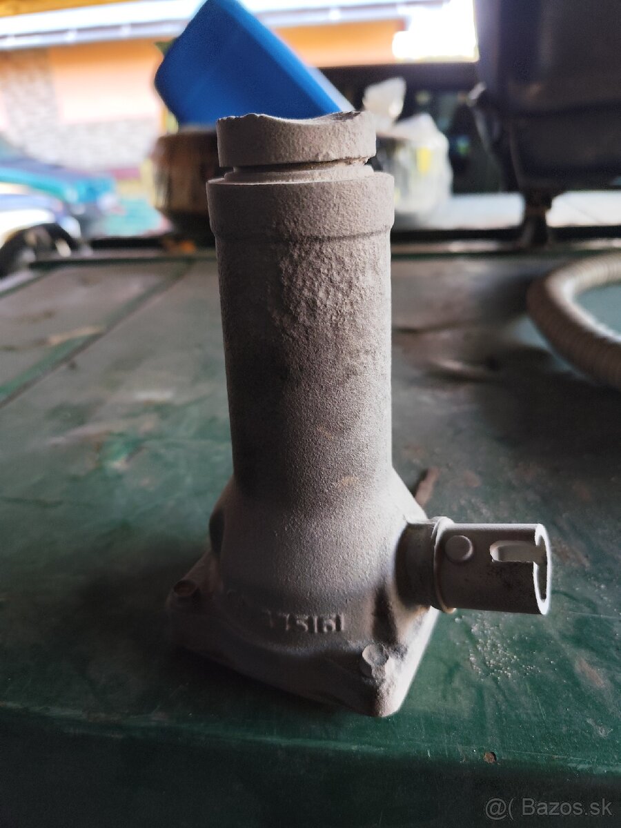 Originálny zdvihák Nissan - 2