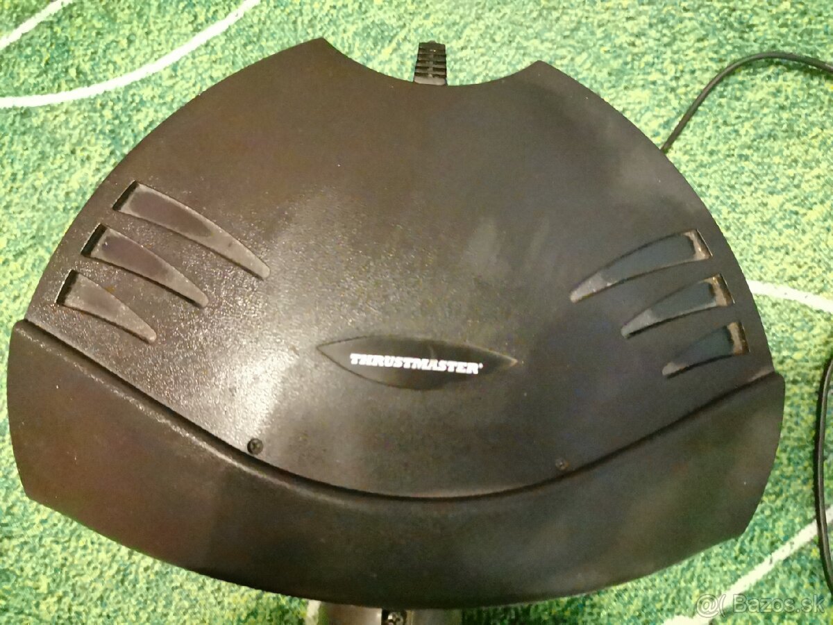 Volant a pedále na PC a PS3 - 2