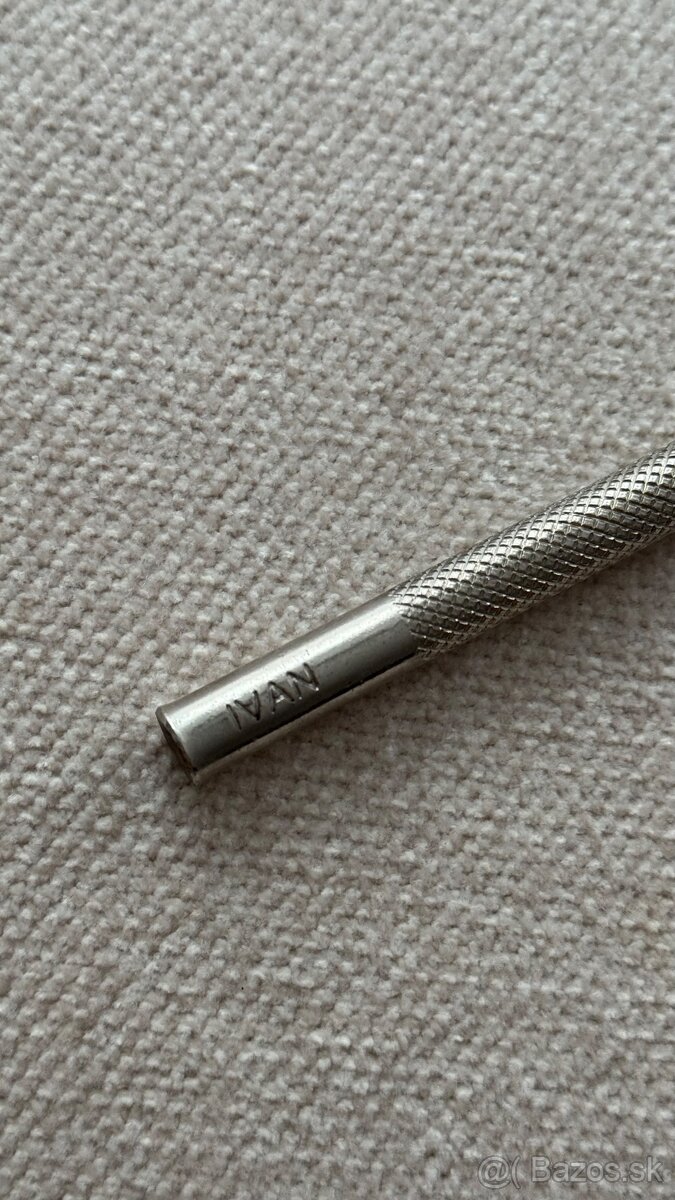 Dierovač na stehy plochý 4 - 2