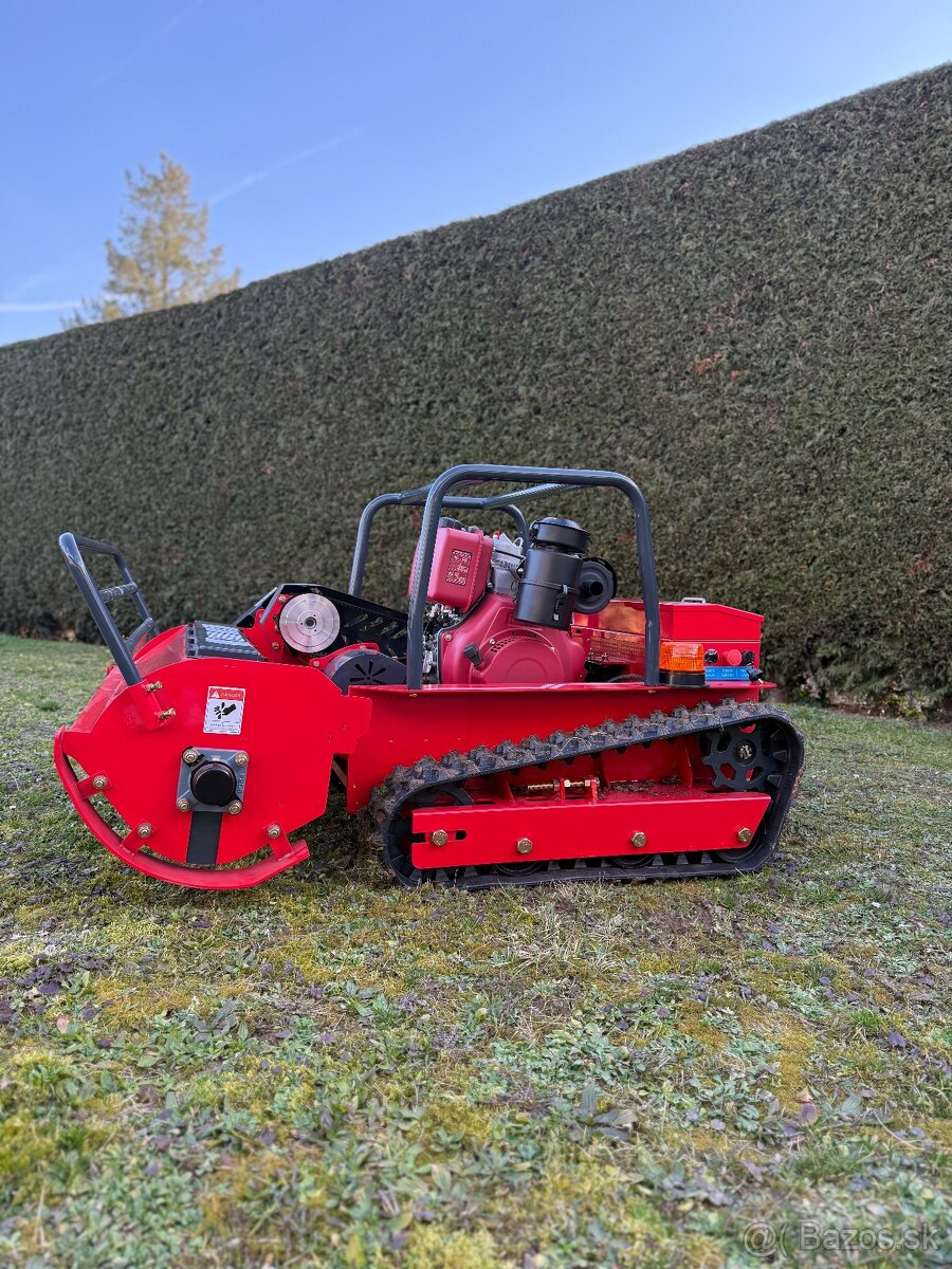 RC pásová kosačka - 2