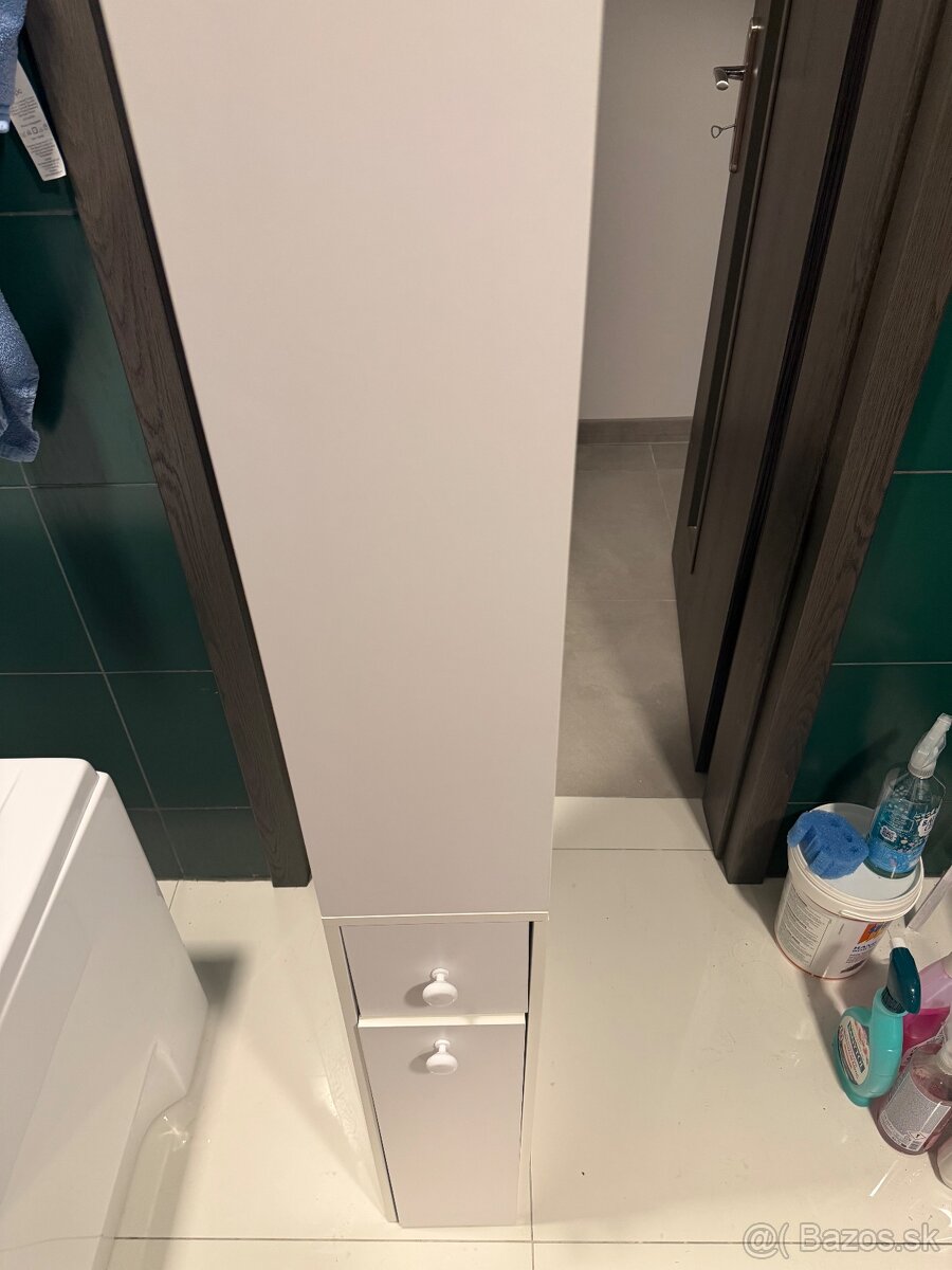 Úzka skriňa do kúpelne - 2