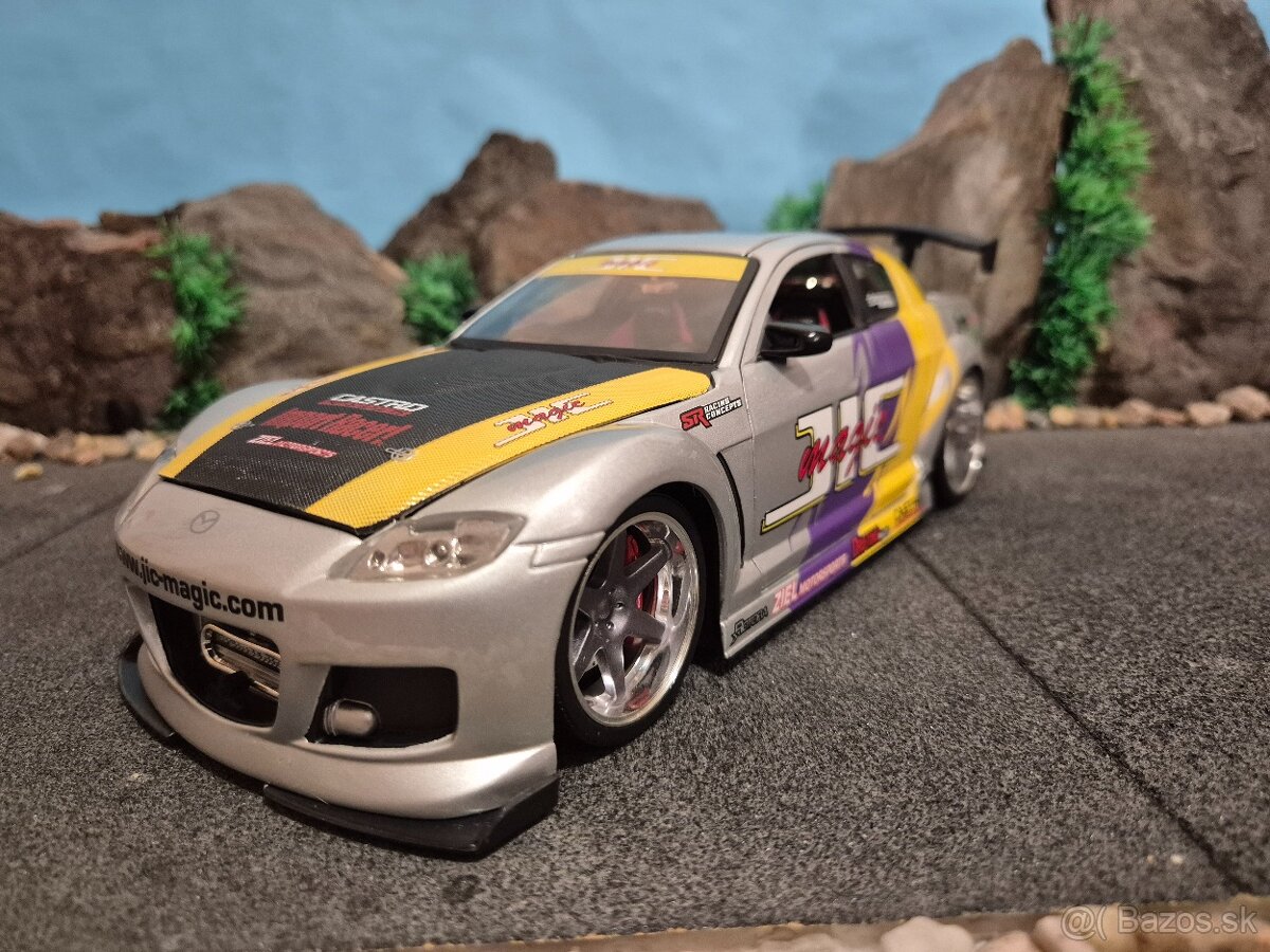 Prodám model 1:18 Mazda RX8 - 2