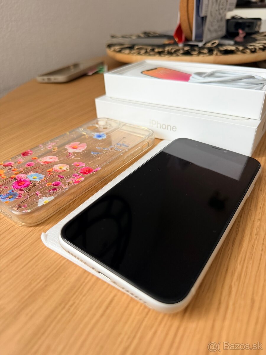 Predám Iphone 11 biely, 128 GB - 2