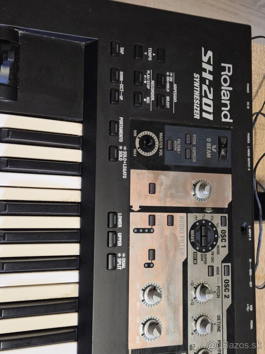 Predám klávesy Roland SH-201 - 2