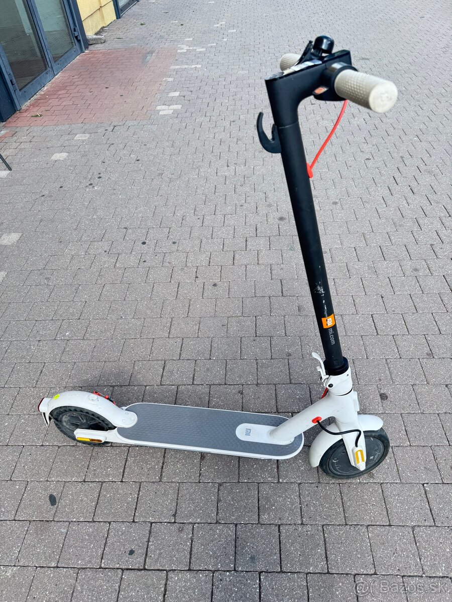 Elektrická kolobežka Xiomi 3 - 2