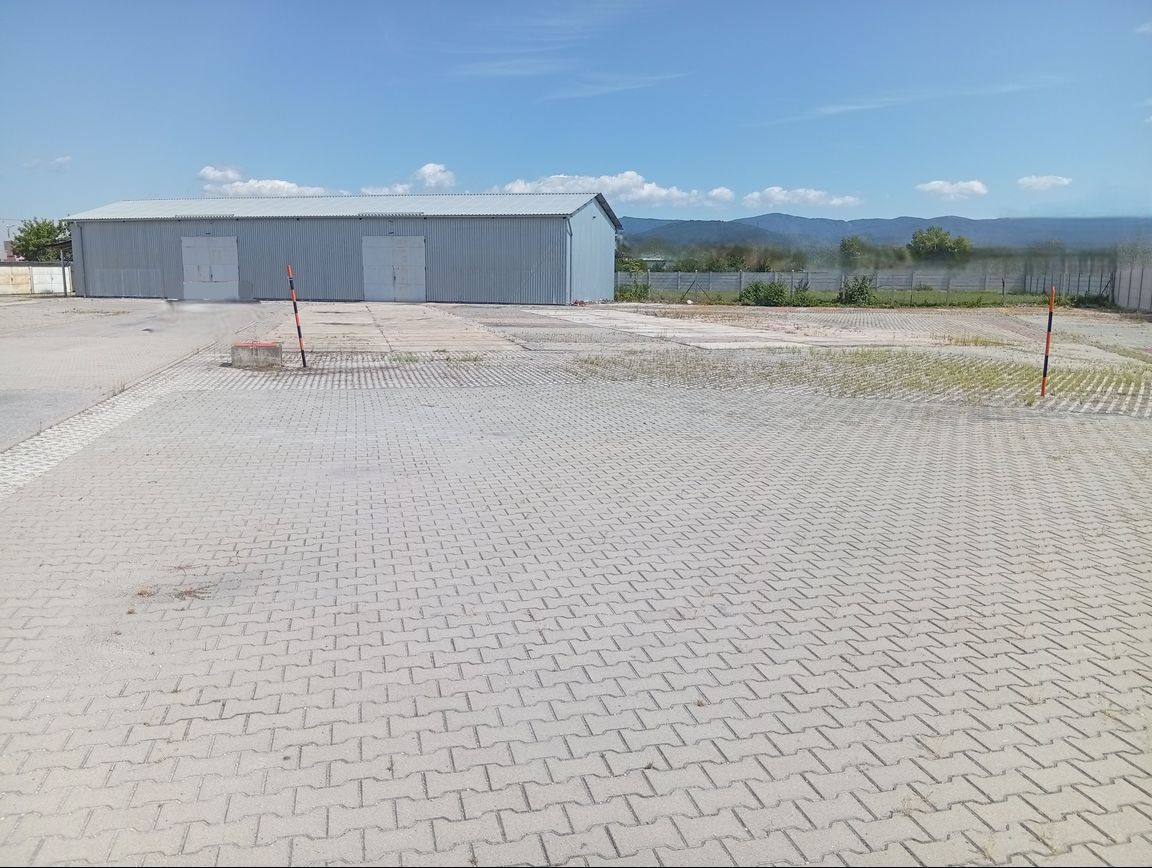 Komerčný areál, Nové Mesto nad Váhom - 2