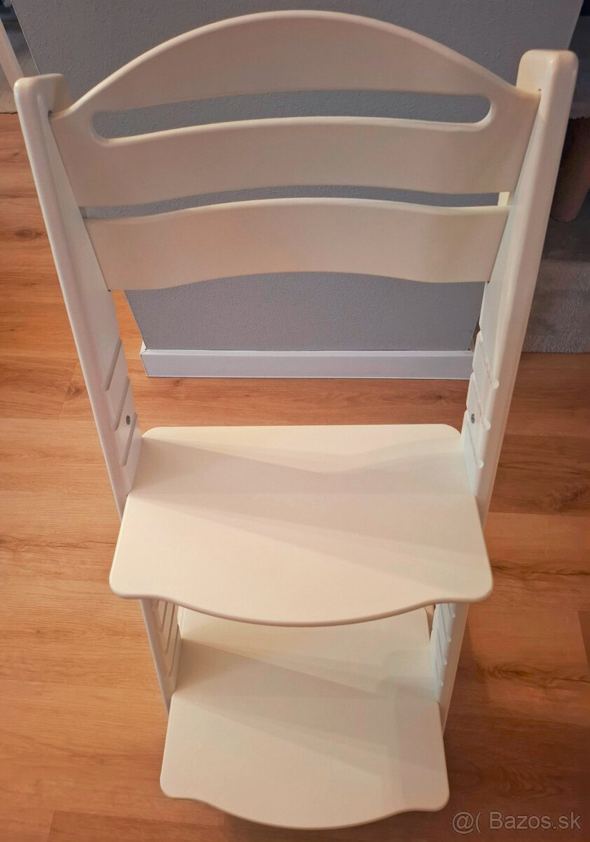 Biela rastúca stolička Jitro - 2