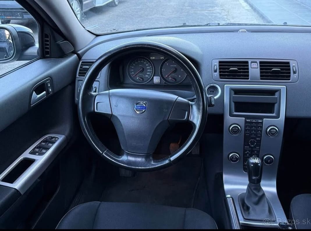 Predám Volvo V 50. 1.6D - 2