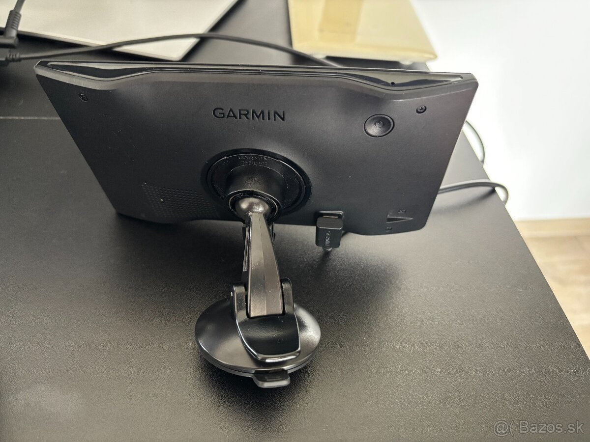 Predám navigáciu Garmin DriveSmart 76 - 2