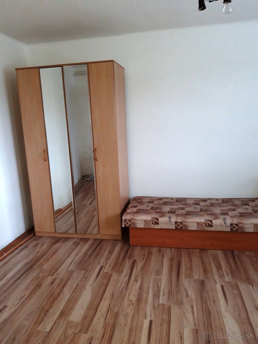 2 izb. byt v rodin. dome -aj pre študentov blízko PO - 2