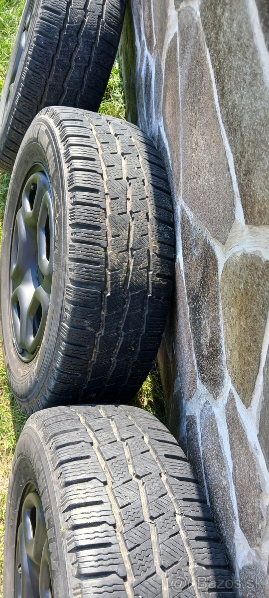 Predám pneumatiky,oceľové disky,Dacia,Renault - 2