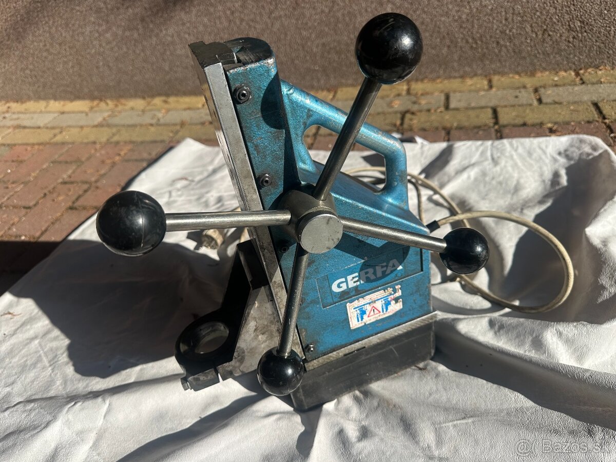 magnetická vŕtačka BOSCH - 2