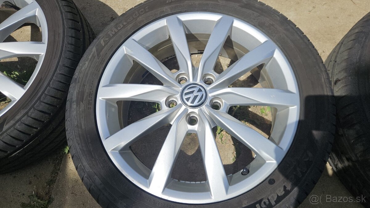 Volkswagen R17 - 2