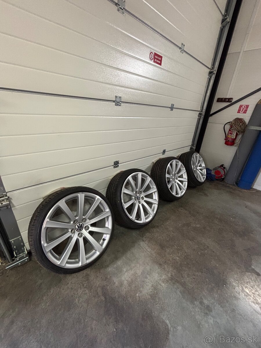 VW Omanyt R19 - 2