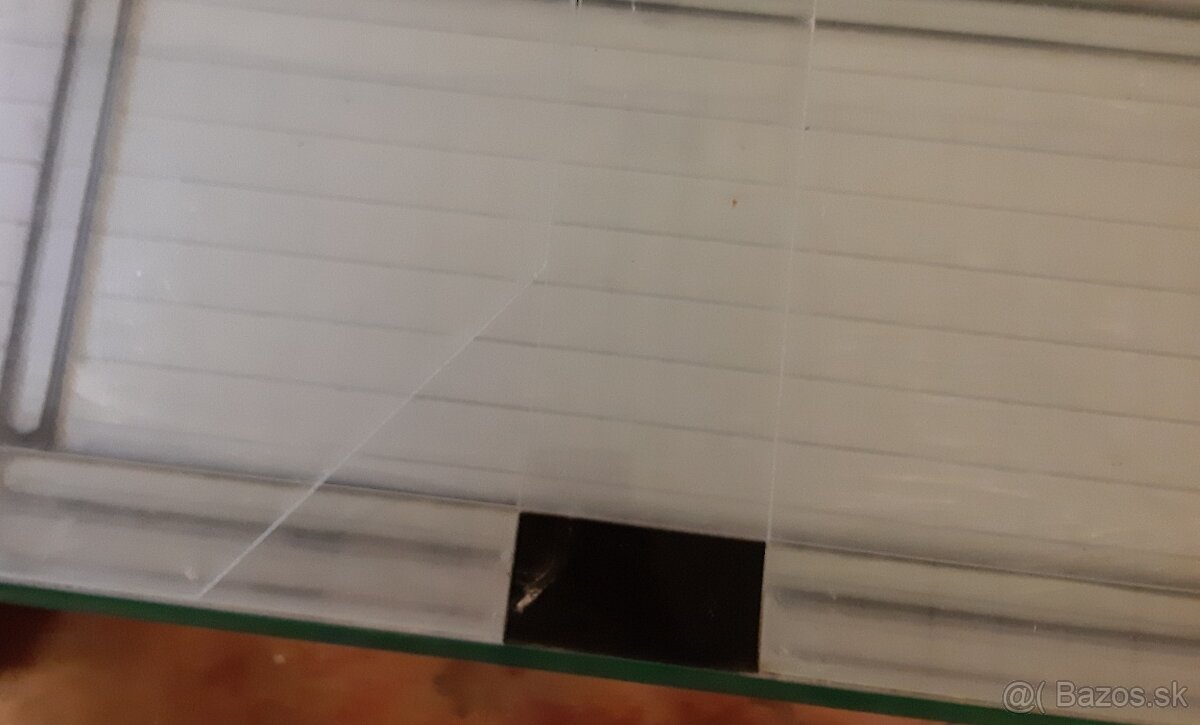Predám sklenené akvárium s objemom 250 litrov - 2