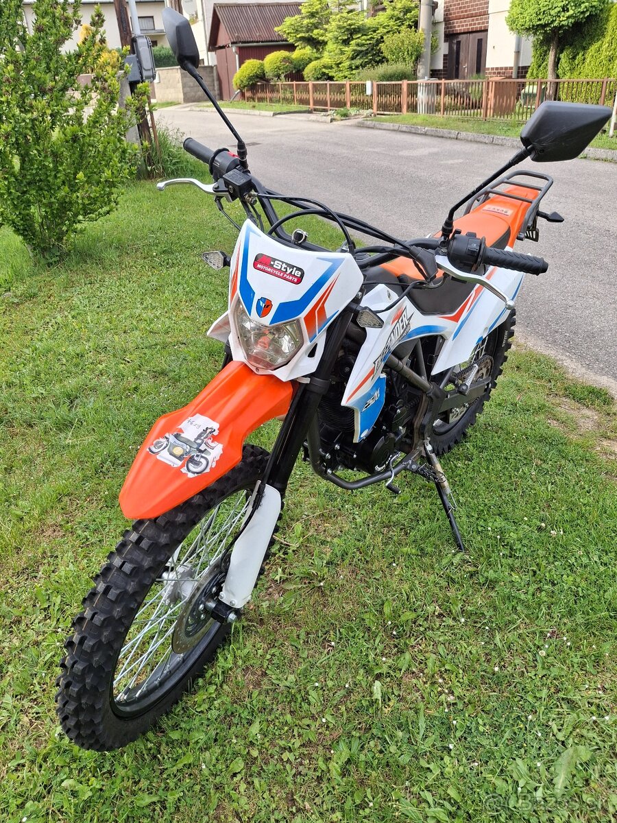 Defender 250ccm