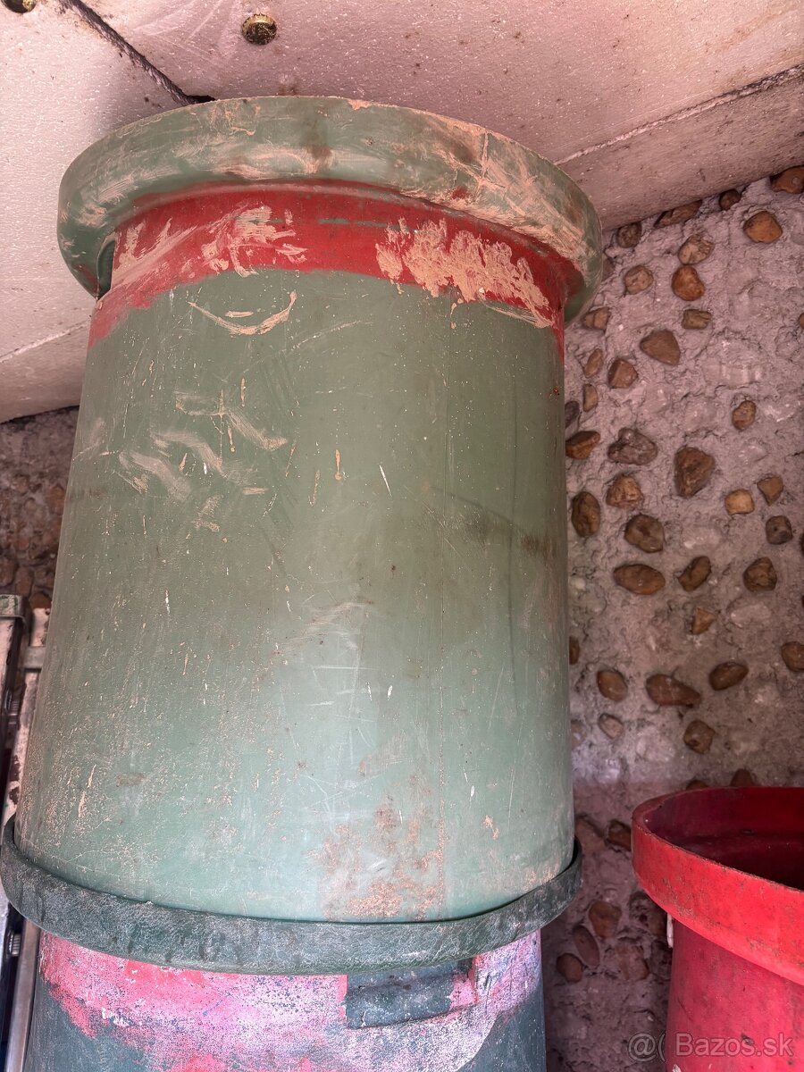 Nádoby kade na hrozno na zber - 2