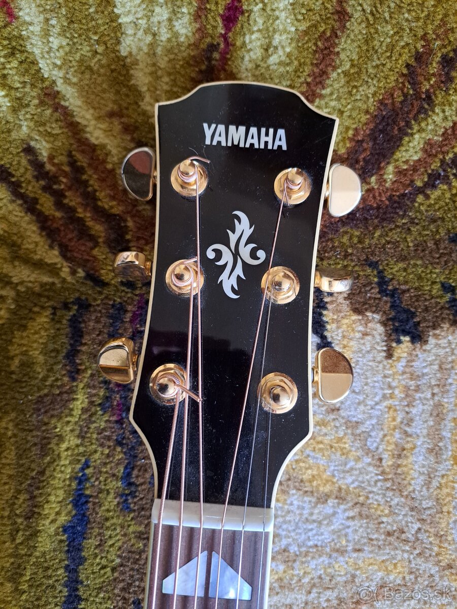 Elektroakustická gitara Yamaha APX1000 pearl - 2