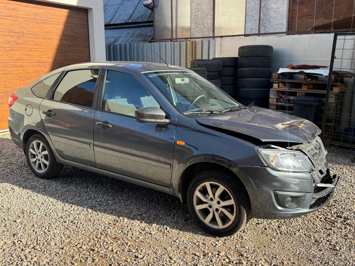 Lada Granta 1.6 benzin 2017 70000km 1.majitel POJAZDNÉ - 2