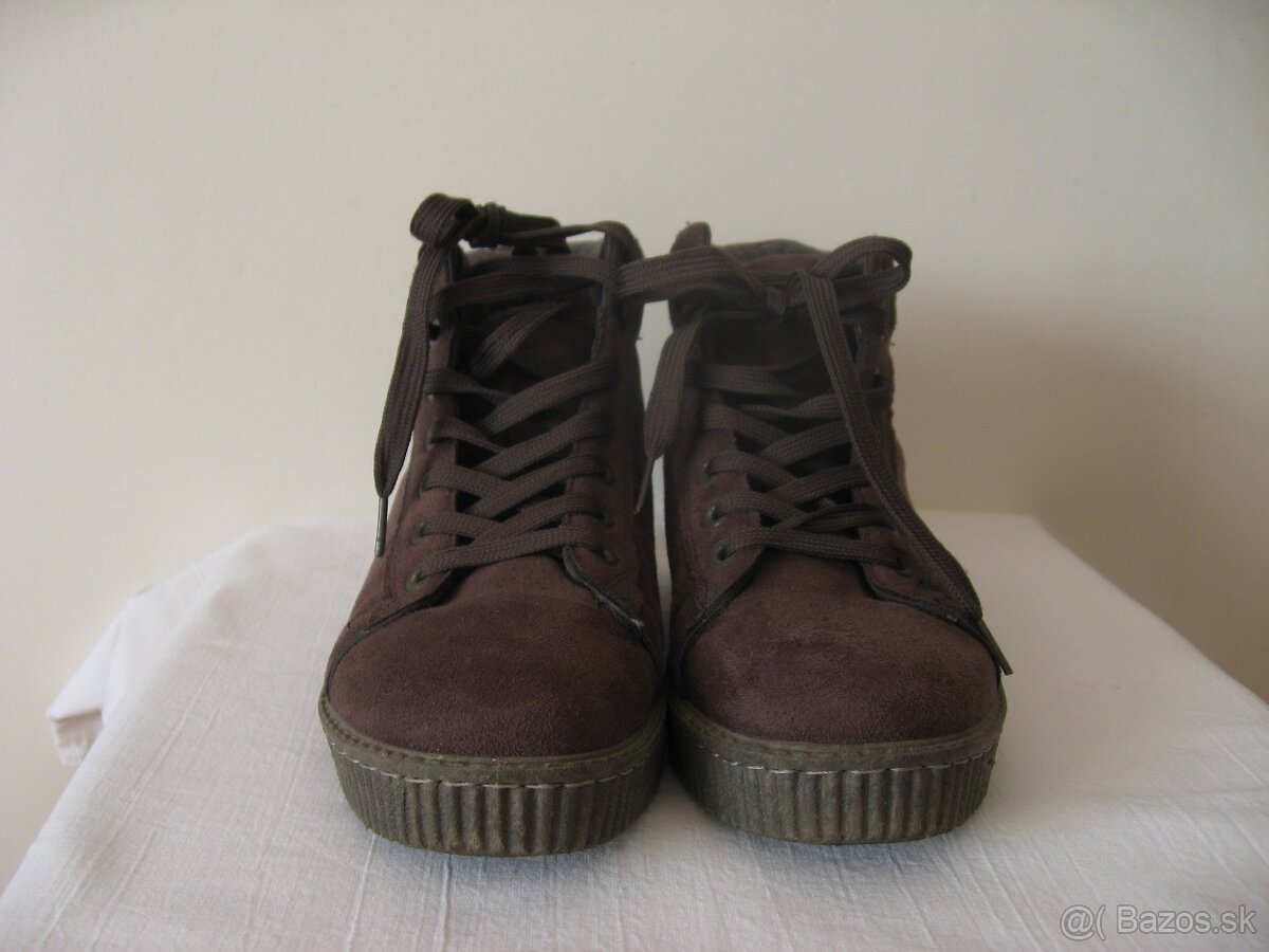 REZERVOVANÉ - Zateplené členkové tenisky - veľ. 38/39 - 2