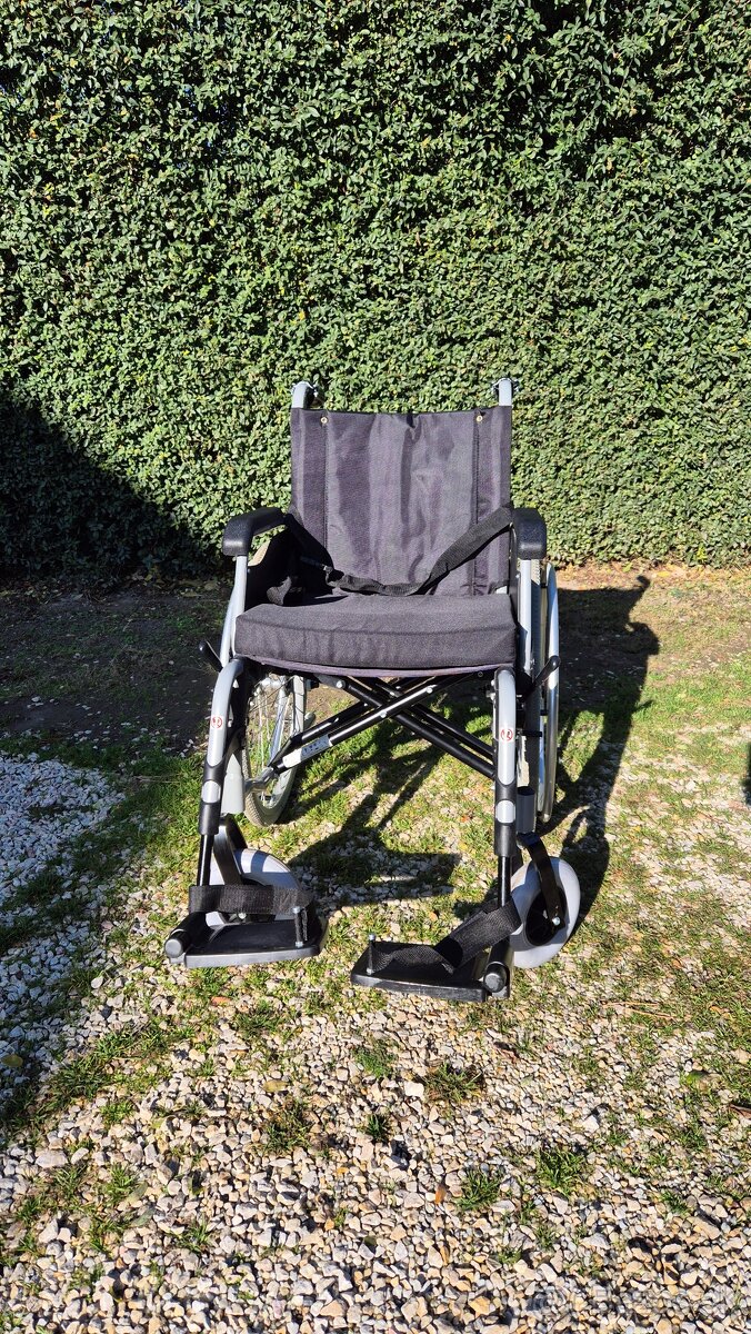 Mechanický invalidný vozík - 2